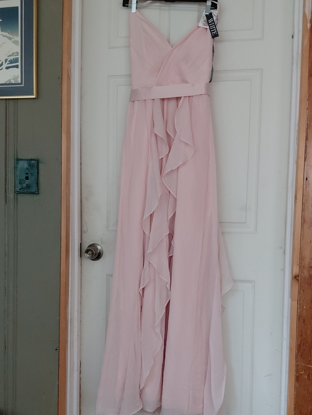 White Vera Wang Pale Pink Ruffled Chiffon Maxi Dress Size 0 Halter Back V Neck